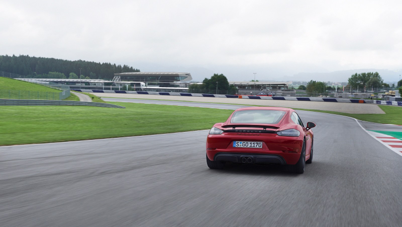Illustration for article titled The 365 HP Porsche 718 GTS Has More Power, More Alcantara, Still The Same Number Of Cylinders
